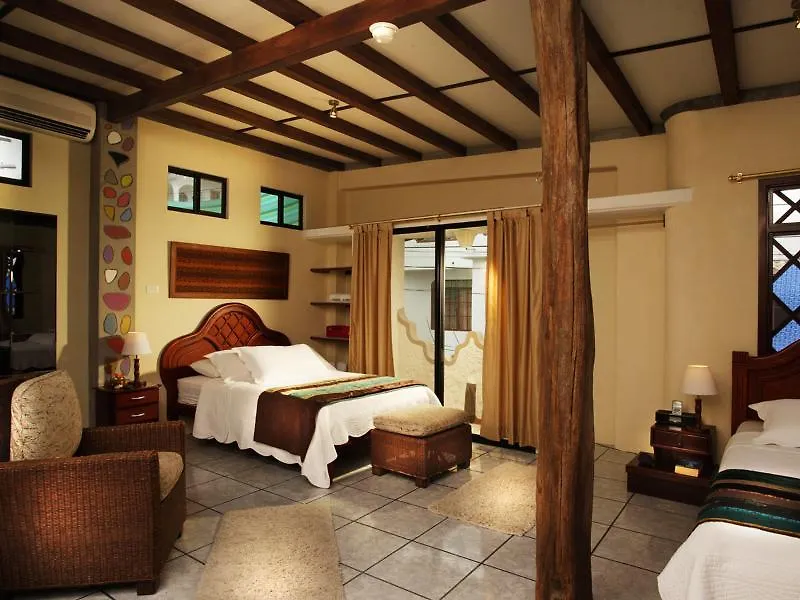 Divers Lodge Santa Cruz - Red Mangrove 4*, Puerto Ayora (Galapagos Islands)